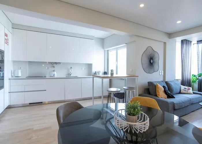 New - Luxury & Bright Apartment Lisbon
