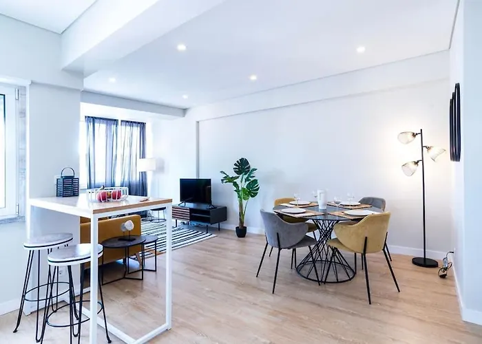 New - Luxury & Bright Apartment Lisbon