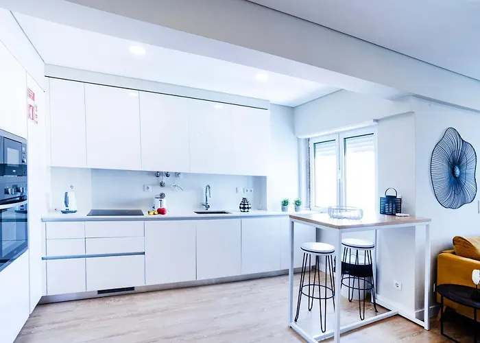 New - Luxury & Bright Apartment Lisbon