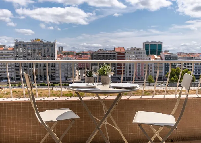 New - Luxury & Bright Apartment Lisbon