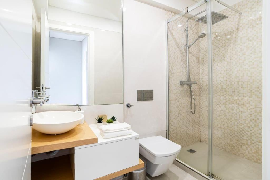 New - Luxury & Bright Apartment Lisbon